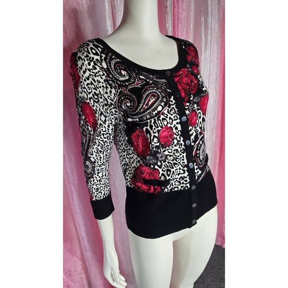 White House Black Market Rose Floral Rhinestone Snap Sweater Size Medium - Picture 4 of 14